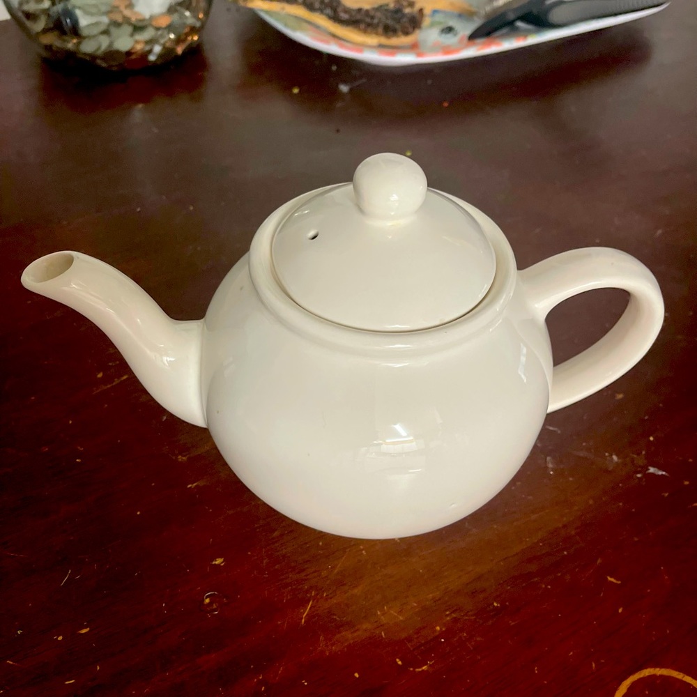 Vintage teapot, pre world war 2. Made in Japan.